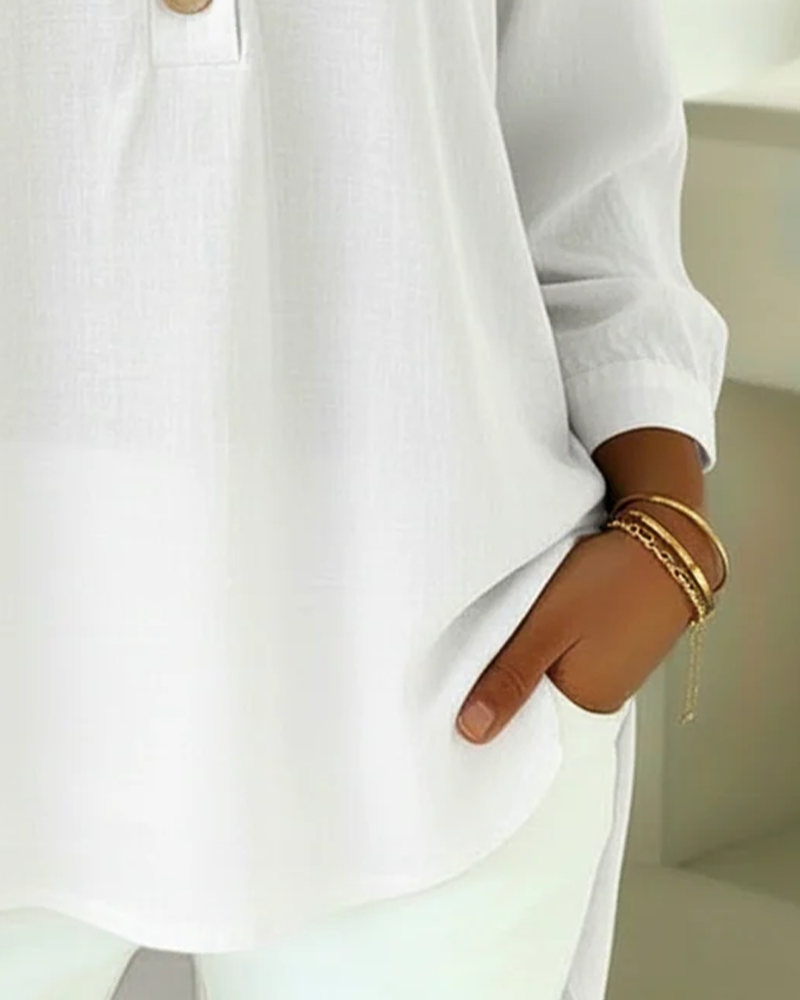 Noa – Blouse with Button Closure and V-Neck