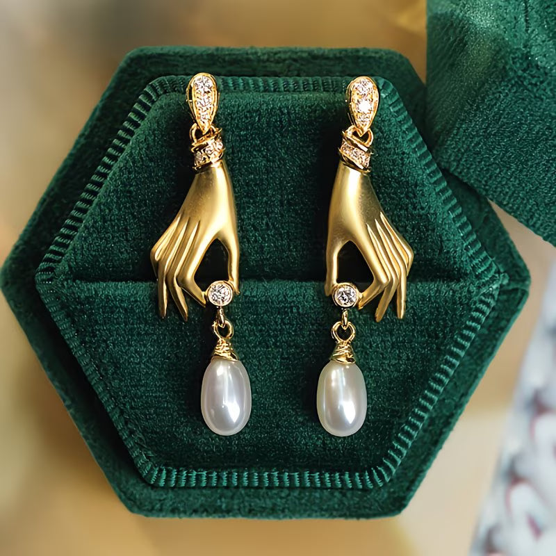 EVELINA | GRACEFUL HAND PEARL EARRINGS