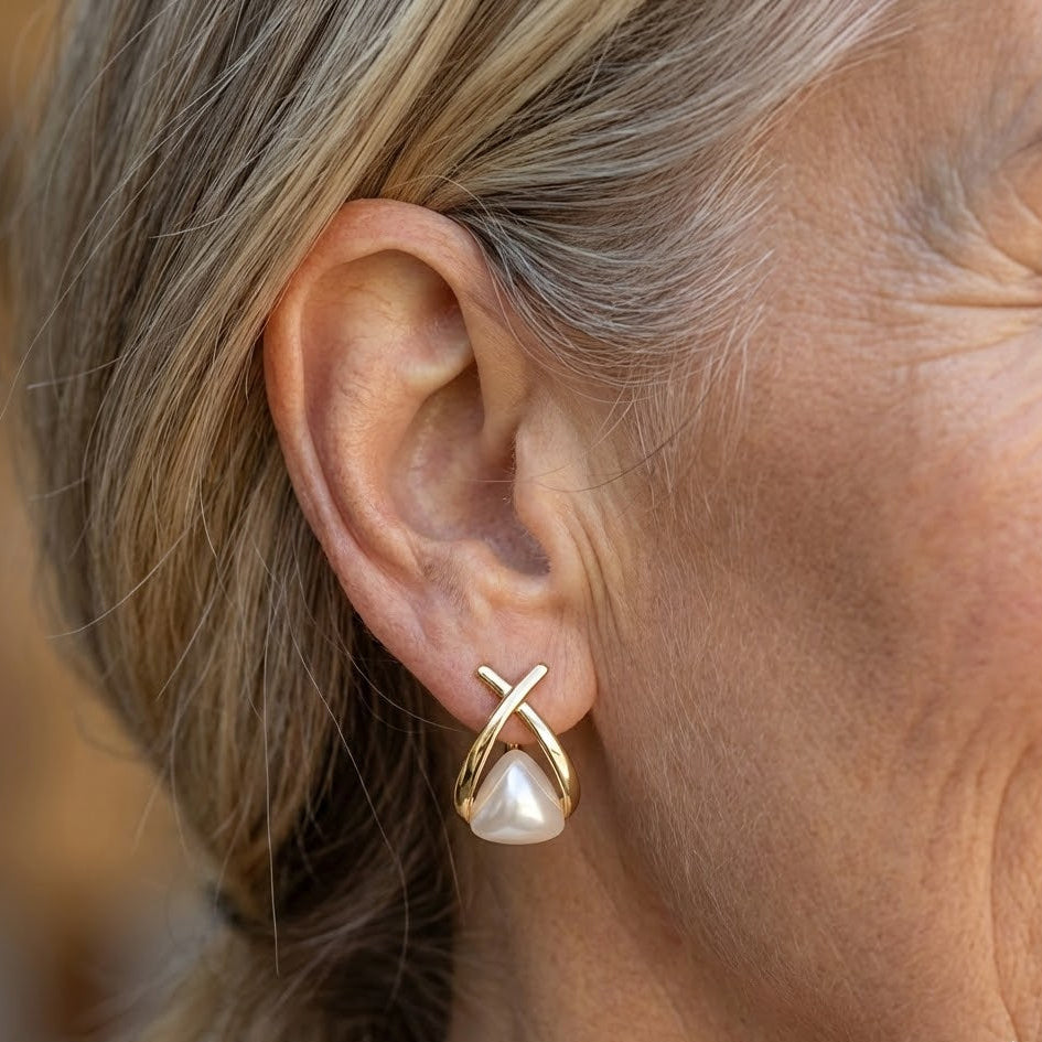 ELARA | EVERYDAY PEARL CLASS EARRINGS